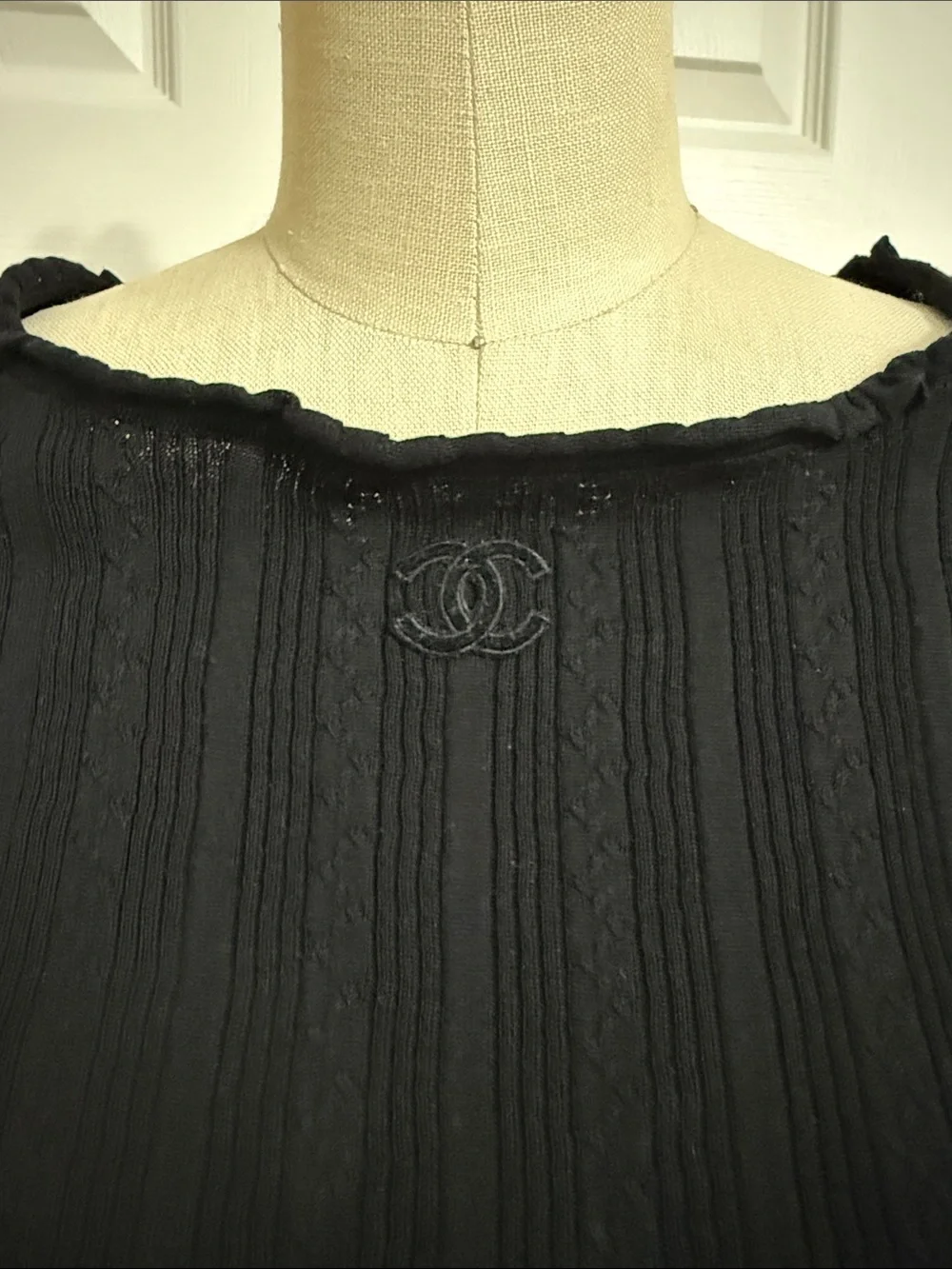 CHANEL Black Ribbed Cap-Sleeve Knit Top